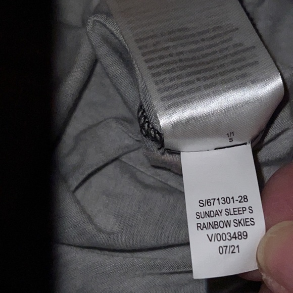 Old Navy Rainbow Skies Good vibes Be kind Sunday Sleep Shorts Small - Picture 6 of 7